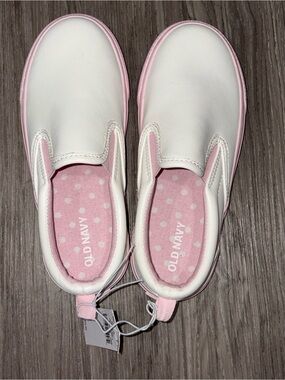 Old Navy White and Light Pink Girls Slip-Ons